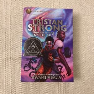 Tristan Strong Punches a Hole in the Sky Book 1 Kwame Mbalia ISBN: 9781368042413